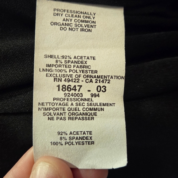 Elegant Black Sleeveless Gown - Picture 8 of 8